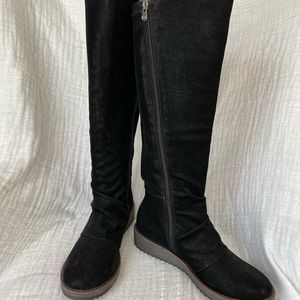 Black velvet boots size 11M